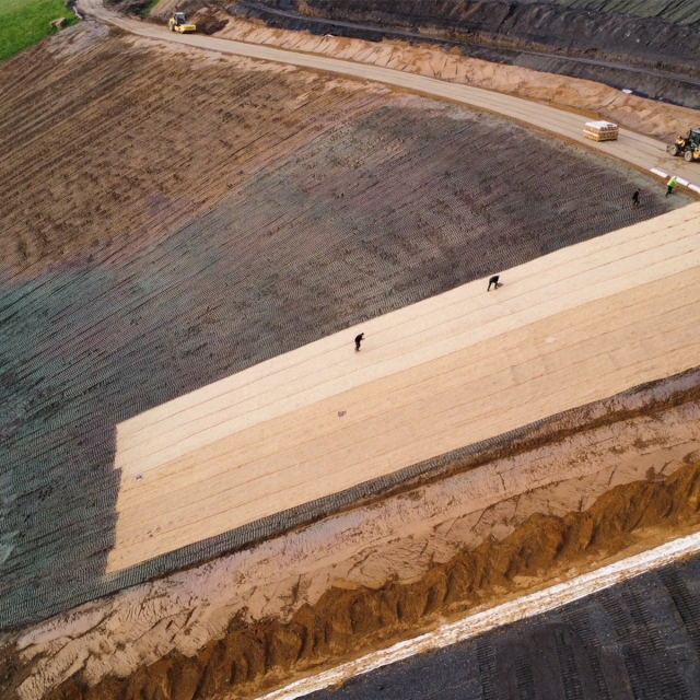 Neisser auf der Zentraldeponie Hubbelrath